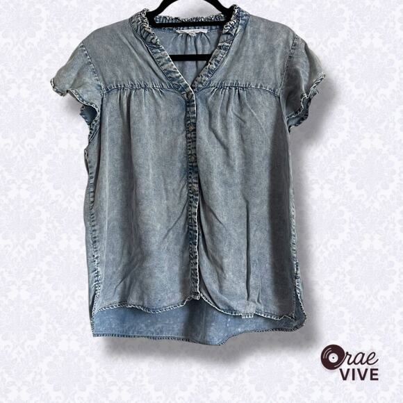 Jane & Delancey S Light Wash Chambray Flowy Top Flutter Sleeve Tunic Blouse - Picture 1 of 3